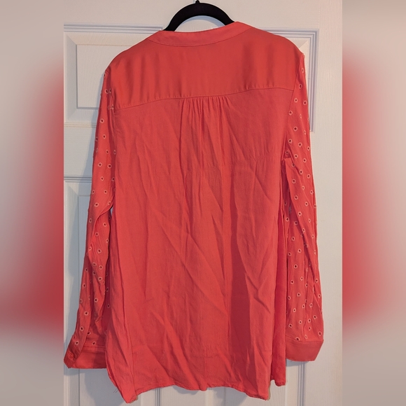 Lauren Conrad V-Neck Blouse size XL - Picture 6 of 6